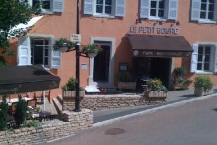 Le Petit Bourg